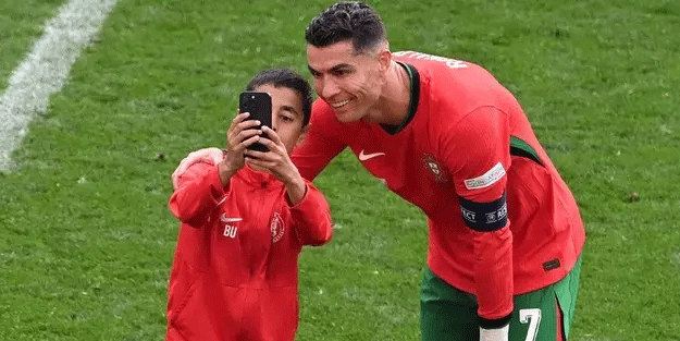 Ronaldo ile fotoğraf çektiren Berat'a çok kötü haber
