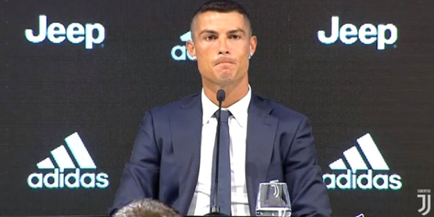 Ronaldo Juventus'a imzayı attı