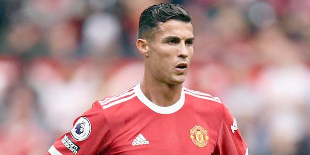 Ronaldo, Manchester United'dan ayrılıyor mu?