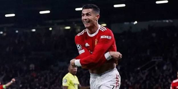Ronaldo son dakikada Manchester United'ı kurtardı