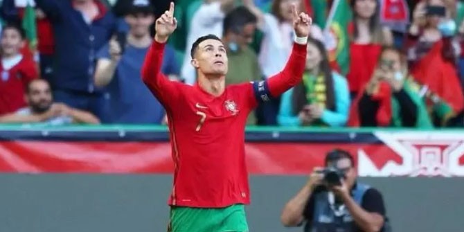 Ronaldo şov yaptı! Portekiz farklı kazandı