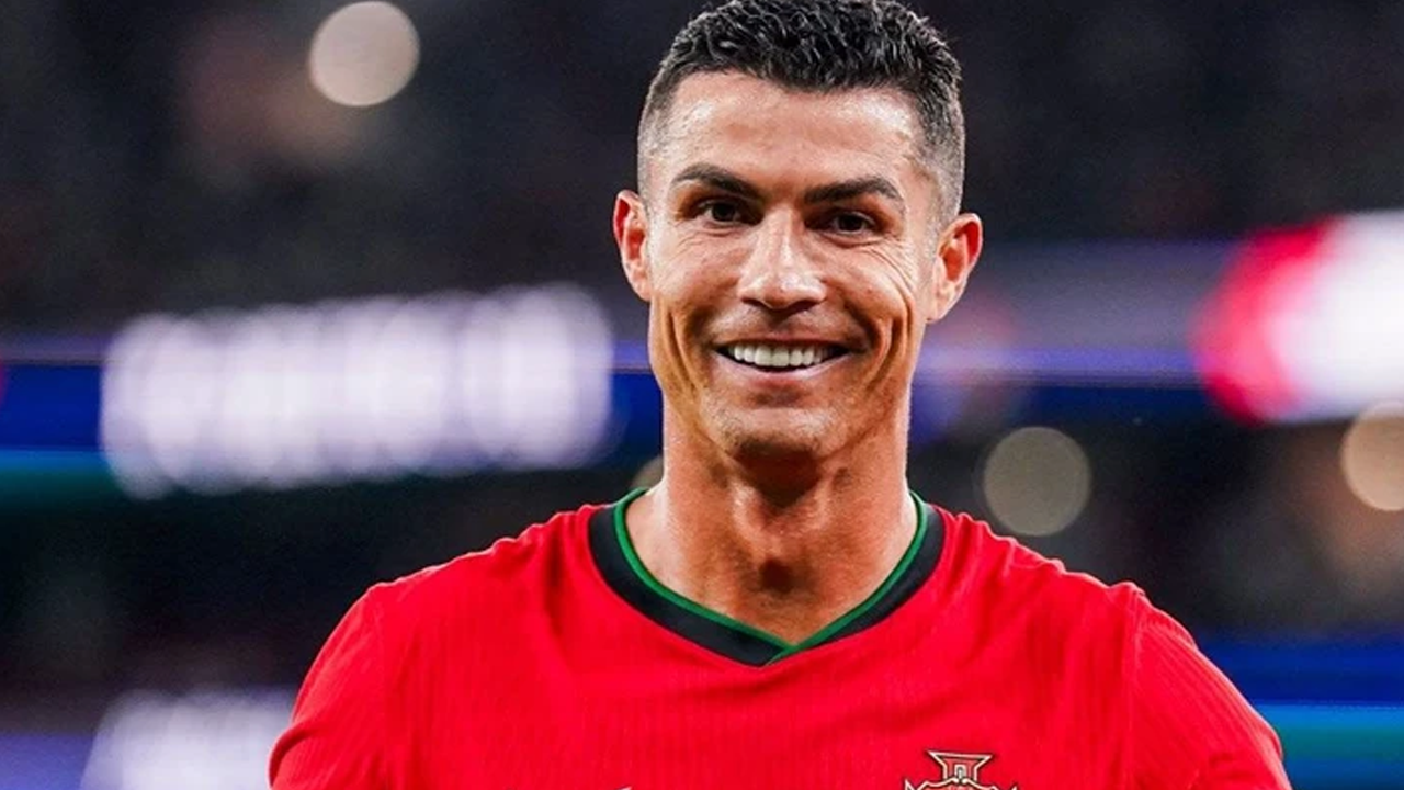 Ronaldo yeni sözleşmeye imza atıyor
