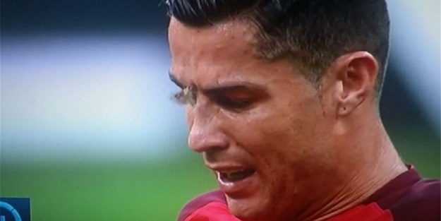 Ronaldo'nun yüzüne konan güve olay oldu
