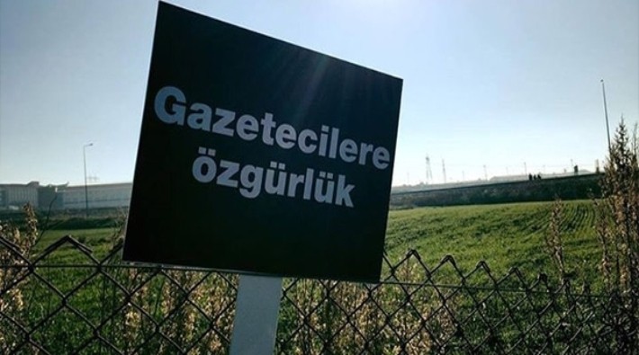 RSF fonlayan kurumu açıkladı! O gazetecilerin tasması bakın kimin elinde