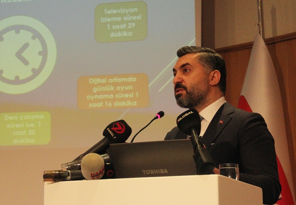 RTÜK Başkanı Şahin: “Ortaokul öğrencilerimiz okul haricinde yeni medyanın adeta bağımlısı durumundadır” 