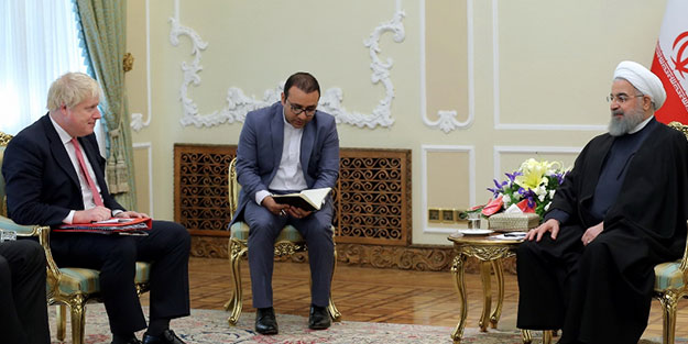 Ruhani'den Boris Johnson'a tebrik