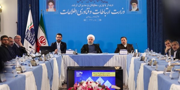 Ruhani'den öz eleştiri: Gökyüzünden yetkilendirildiğimizi sanıyoruz ancak yok öyle bir şey