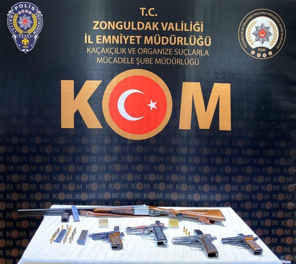 Ruhsatsız silah ticareti operasyonunda 2 tutuklama 