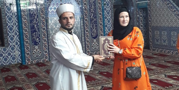 Rus asıllı kadın Batman'da Müslüman oldu