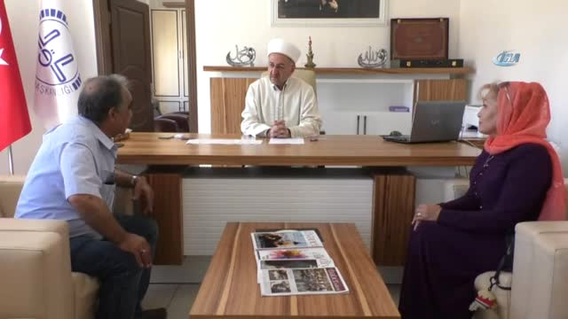 Rus asıllı kadın Kelime-i Şehadet getirerek Müslüman oldu