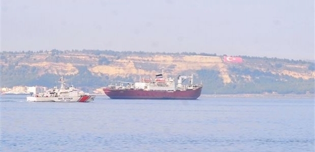 Rus askeri gemisi boğazdan geçti