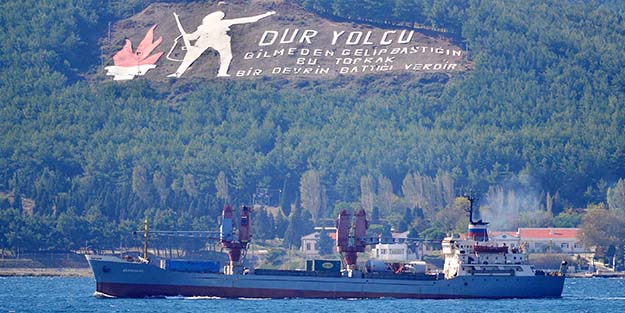 Rus askeri gemisi Çanakkale Boğazı'ndan geçiş yaptı