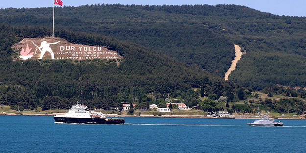 Rus askeri gemisi Çanakkale Boğazı'ndan geçiş yaptı
