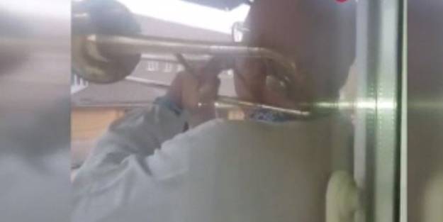 Rus askerlerine öyle bir şey yaptı ki... Görüntüler büyük ilgi gördü!