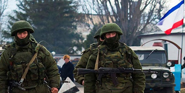 Rus askerlerinin Ukrayna'ya girdiği iddia edildi