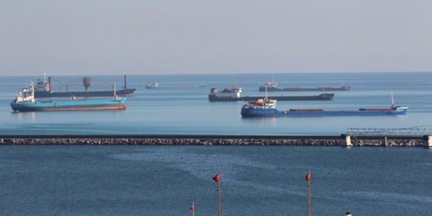 Rus bandıralı gemilerin çıkışına izin verilmedi