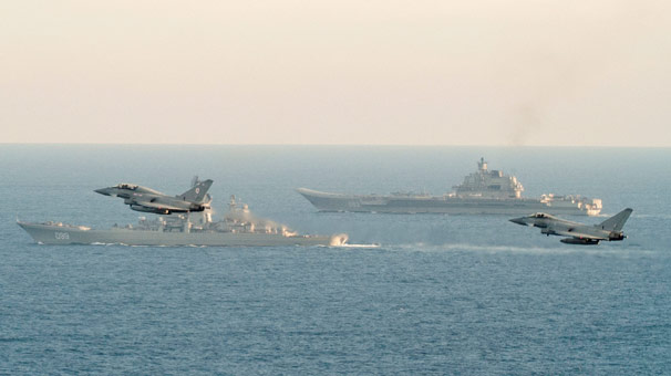 Rus bombardıman uçağı ihlal etti! İngiliz jetleri harekete geçti