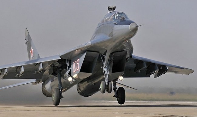 Rus bombardıman uçakları Suriye'de DAEŞ'i vurdu