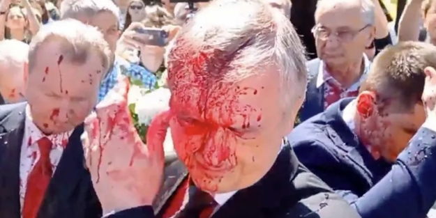 Rus büyükelçiye Polonya'da saldırı!