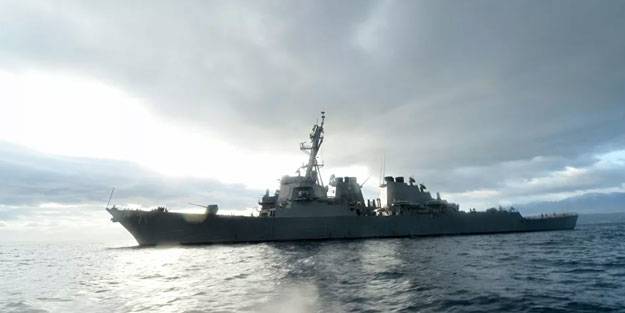 Rus Donanması ABD destroyerini takibe aldı