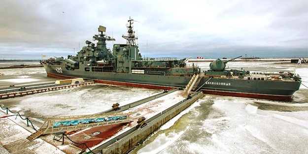 Rus Donanması'nda tuhaf olay: Eski komutan bakın neyi çaldı