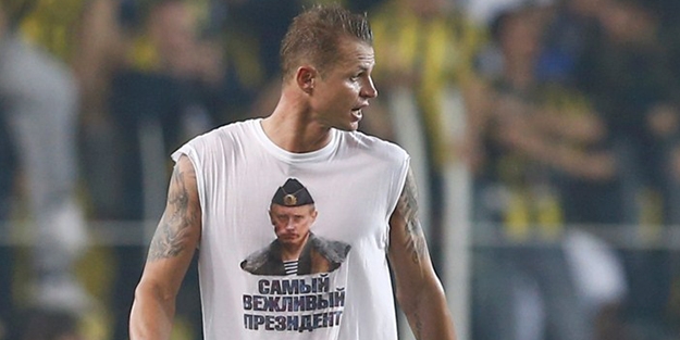 Rus futbolcudan ilginç Putin tişörtü