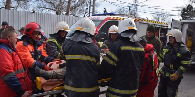 Rus füzeleri valilik binasını vurdu! Ölü ve yaralılar var