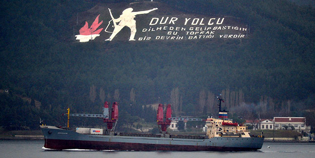 Rus gemi Çanakkale Boğazı'nda!