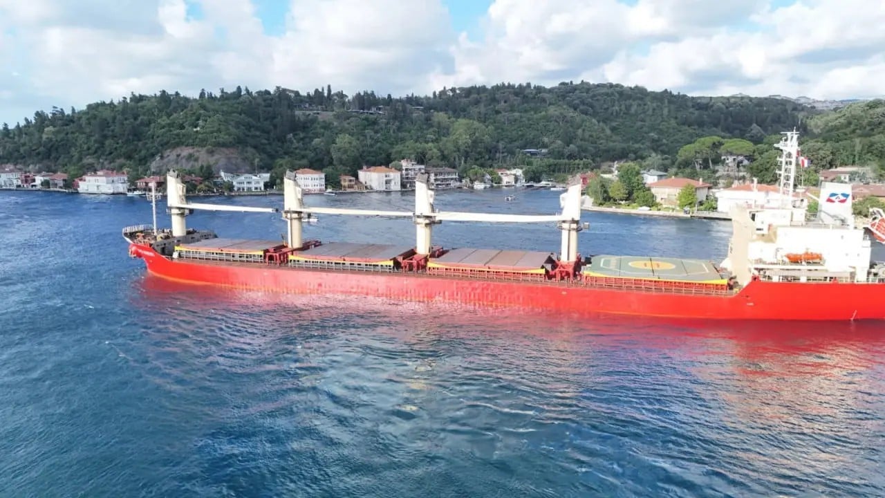 İstanbul Boğazı yeniden trafiğe açıldı