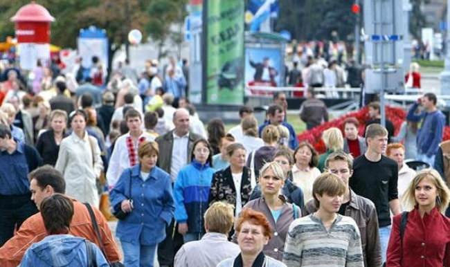 Rus halkı para harcamaya çekiniyor