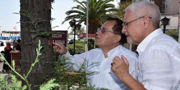 Rus isim, 18 sene önce Trabzon'da diktiği ağacı gördü! Duygusal sözler