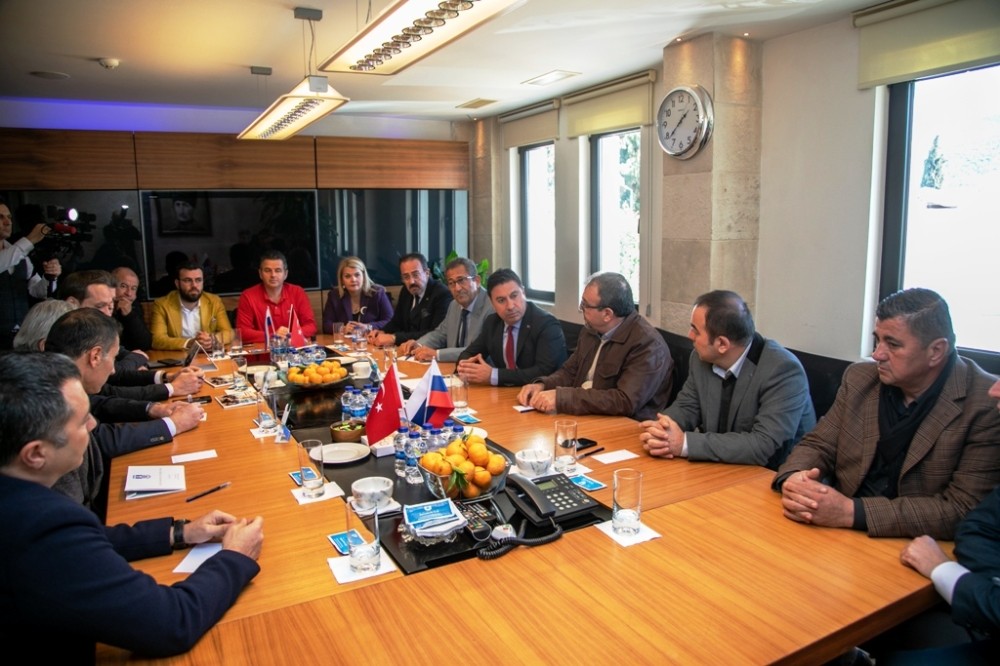 Rus iş adamlarından Ahmet Aras’a ziyaret 