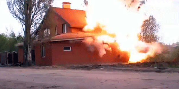 Rus istihbaratı camiyi havaya uçurdu