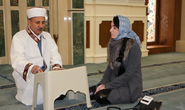 Rus kadın müslüman olup Elif adını aldı