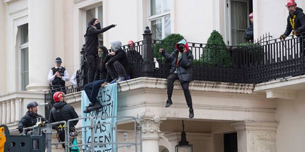 Rus milyarderlere şok! Malikaneleri işgal edildi