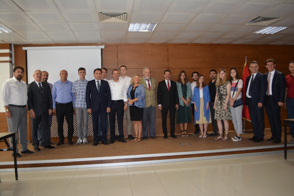 Rus öğrenciler Osmanlıcayı Ortaylı’dan öğreniyor 