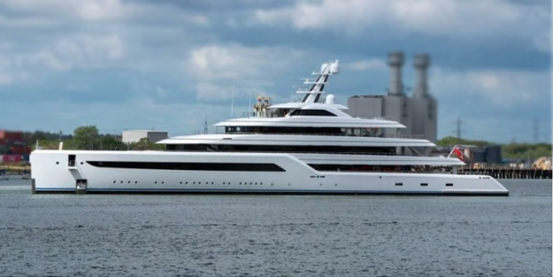 Rus oligarkların milyon dolarlık yatları Kuşadası’na sığındı!