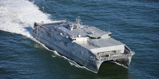 Rus ordusu USNS Yuma'yı takibe aldı