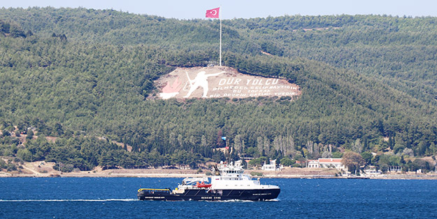 Rus römorkörü Boğaz'dan geçti