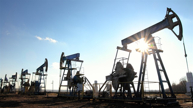 Rus rublesine petrol takviyesi