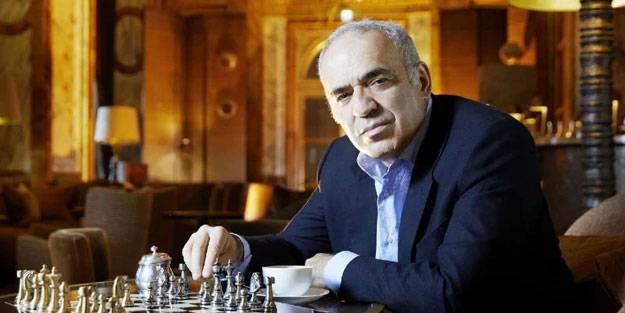 Rus satranç oyuncusu Kasparov'dan Rusya'ya sert eleştiri