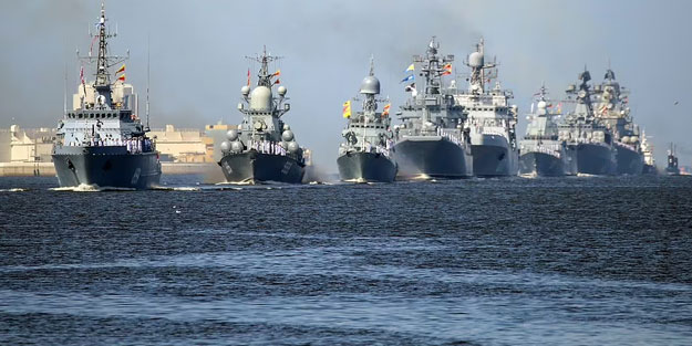 Rus savaş gemileri ABD'nin dibinde gözdağı verdi
