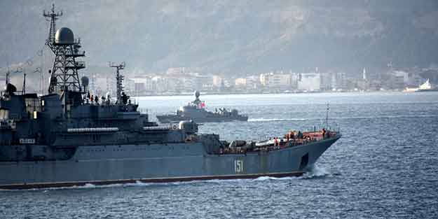 Rus savaş gemileri Filipinler'e gitti!