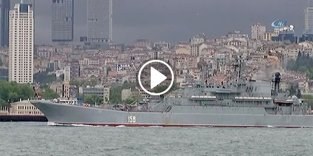 Rus savaş gemisi Boğaz’dan bu sefer olaysız geçti
