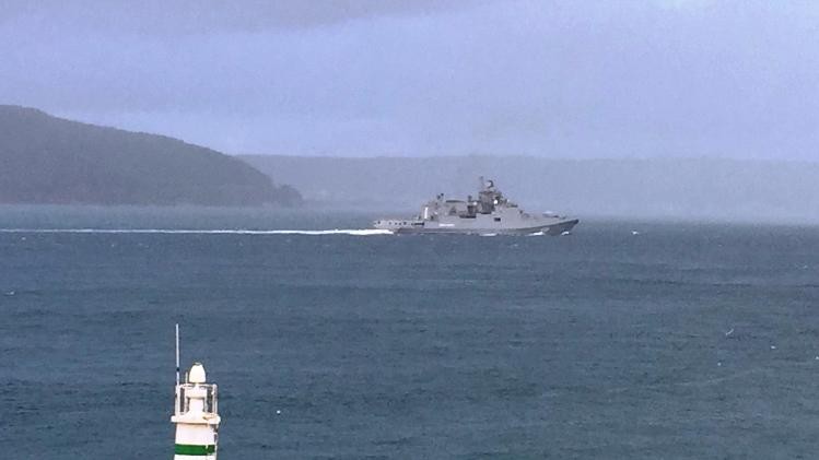 Rus savaş gemisi Çanakkale Boğazı’ndan geçti 