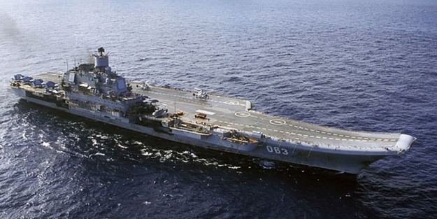 Rus savaş gemisi Çanakkale Boğazı'ndan geçti!