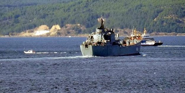 Rus savaş gemisi, Çanakkale'den geçti