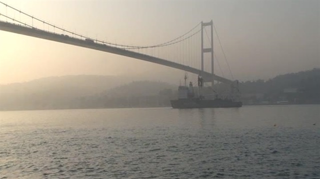 Rus savaş gemisi İstanbul Boğazı'ndan geçti