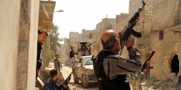 Rus uçakları ÖSO'yu bombaladı