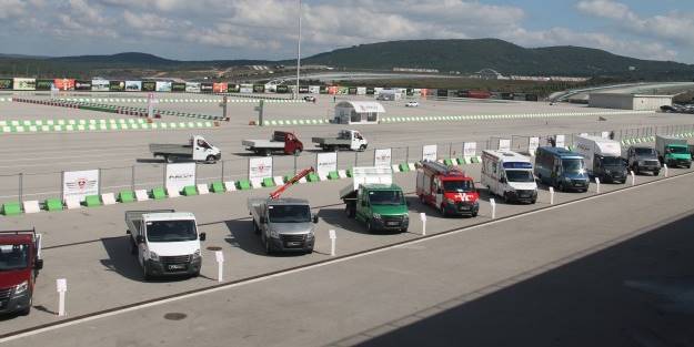 Rus ticari araç üreticisi üretimi durdurdu!